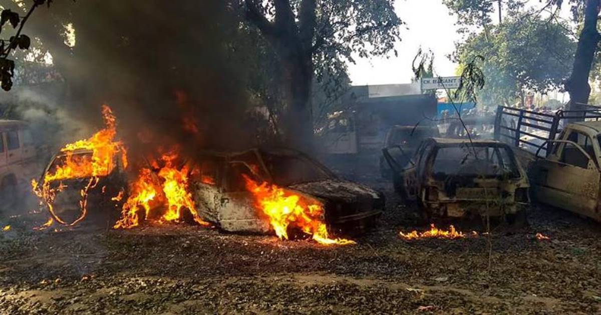 সমালোচনার জেরে 'গরু কাণ্ডে' নিহত পুলিশ কর্মীর বাড়িতে যোগী/The News বাংলা